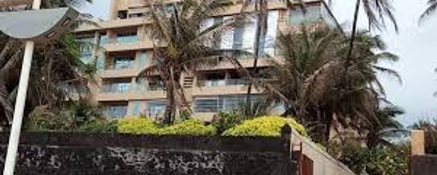 Inside Akshay Kumar's Luxurious House